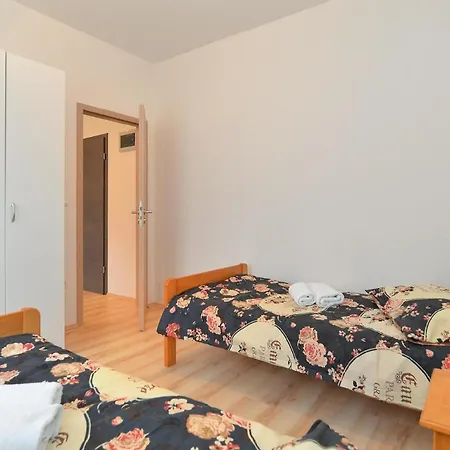 Apartment Ferienwohnung Fuer 4 Personen Ca 40 Qm In Sijana, Istrien Istrische Riviera Pula