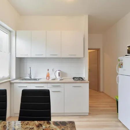 Ferienwohnung Fuer 4 Personen Ca 40 Qm In Sijana, Istrien Istrische Riviera Apartment *